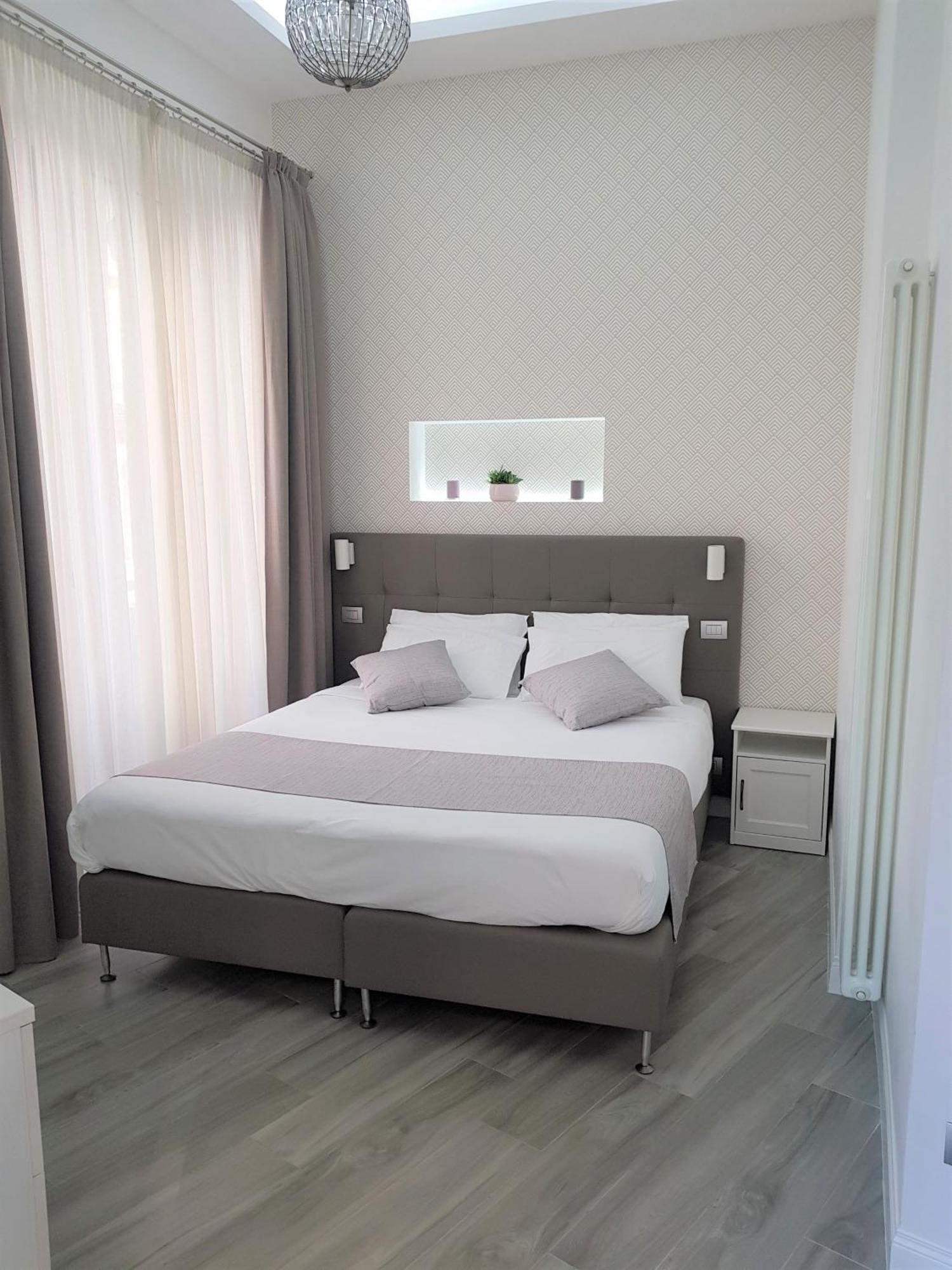 Duomo Platinum Apartments Naples Chambre photo